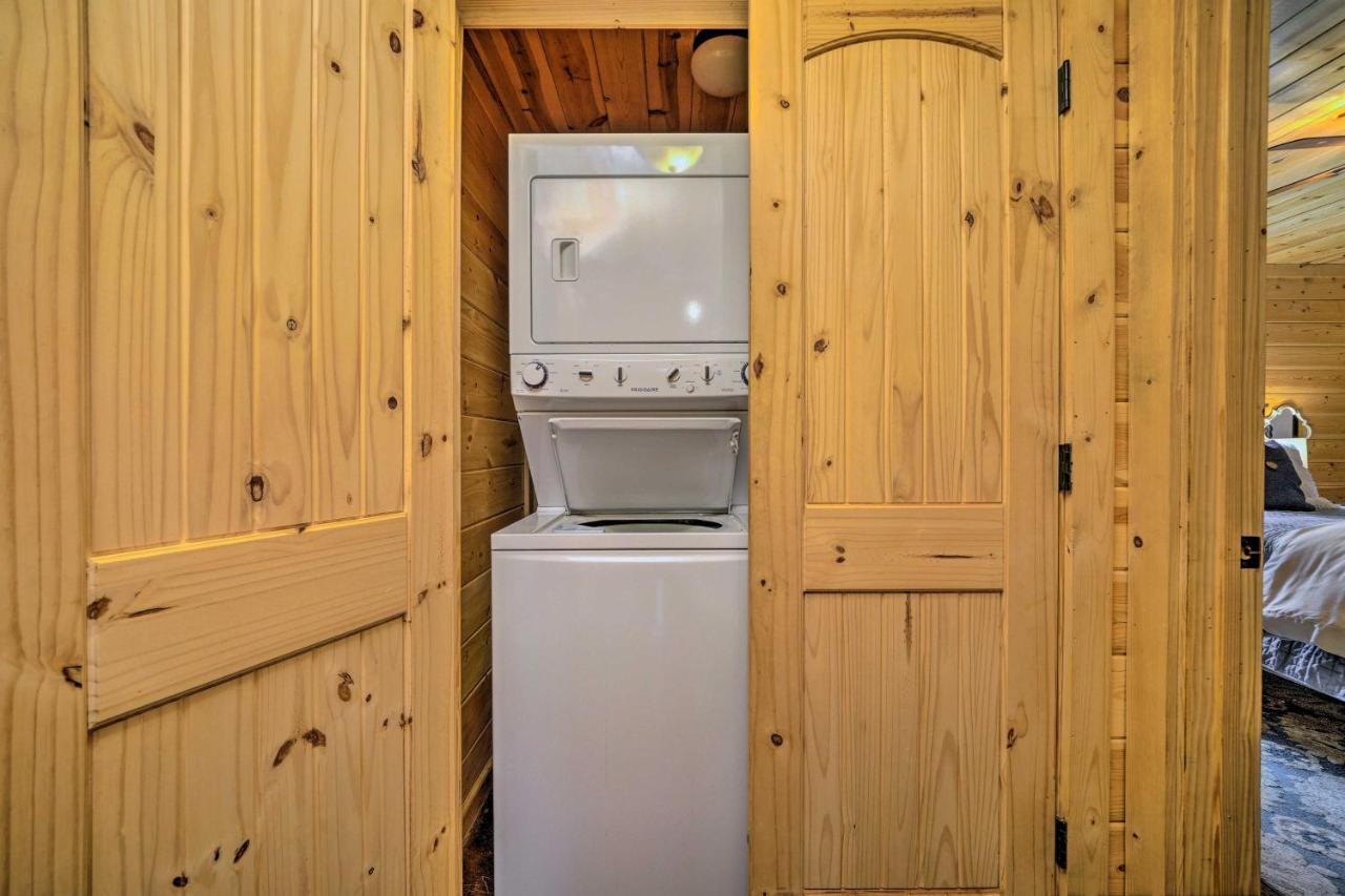 Cabin With Hot Tub And Games, 4 Mi To Beavers Bend! โบรคเคนโบว์ ภายนอก รูปภาพ